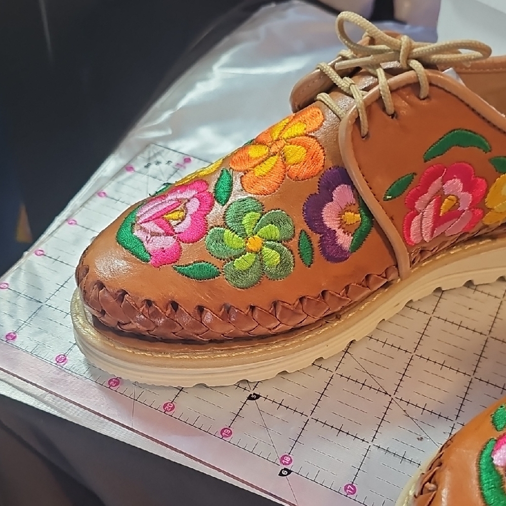 Floral Embroidered Leather Women's Shoes